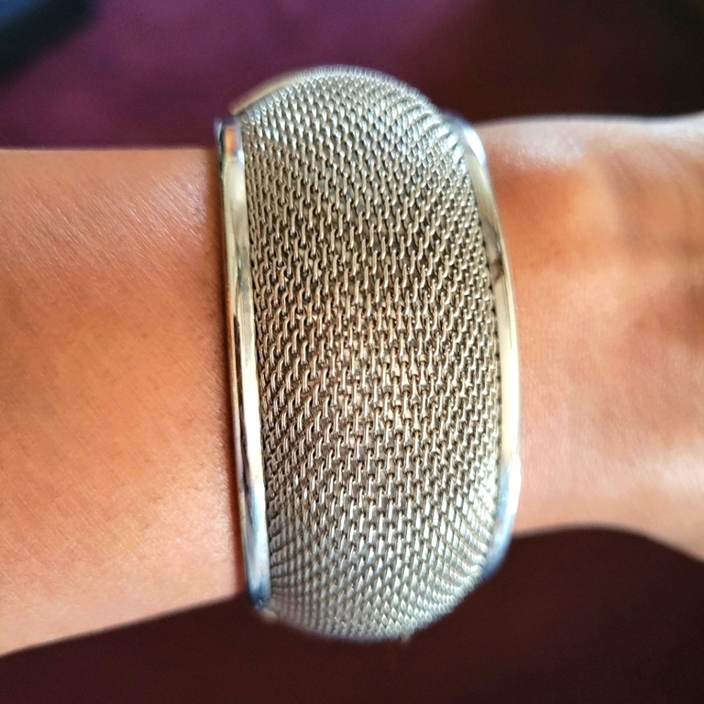 Cute Silver Bangle